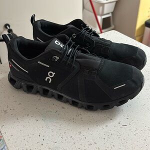 OnCloud
Cloud 5 Water Proof
Size 11 Women’s
